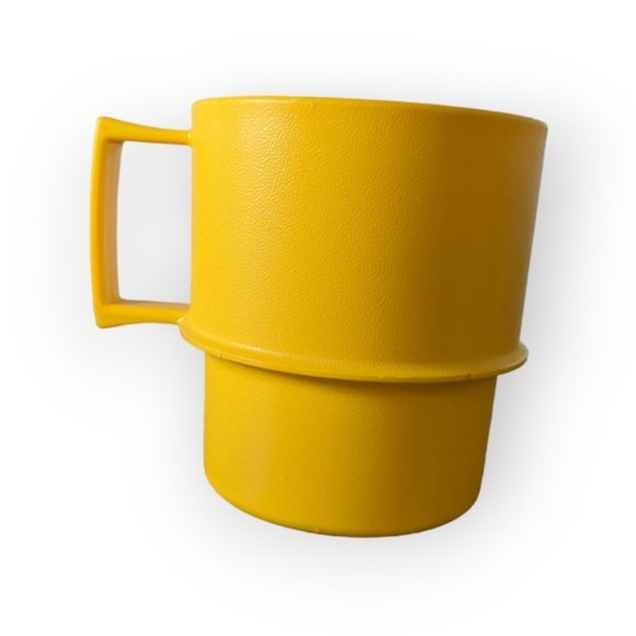 Vintage Tupperware plastic Mugs Tea Cups #1312 lot of 3 - 2 Yellow+ 1  Orange - Picture 2 of 8